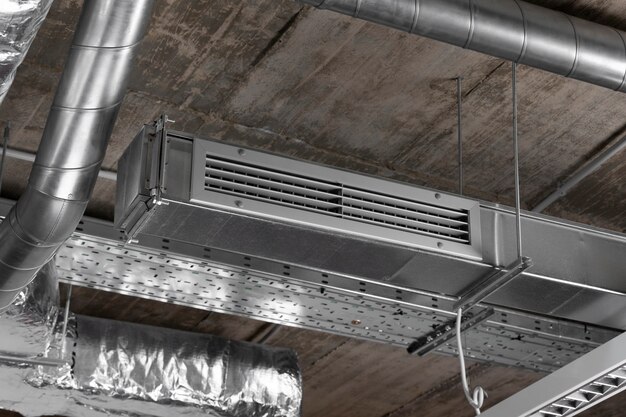 Jak regularna konserwacja systemów wentylacyjnych wpływa na jakość powietrza w budynkach?